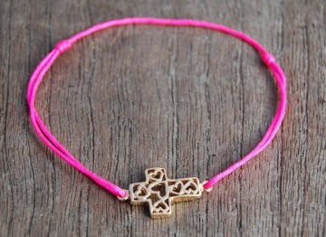 Cross with Hearts 15mm gold plated